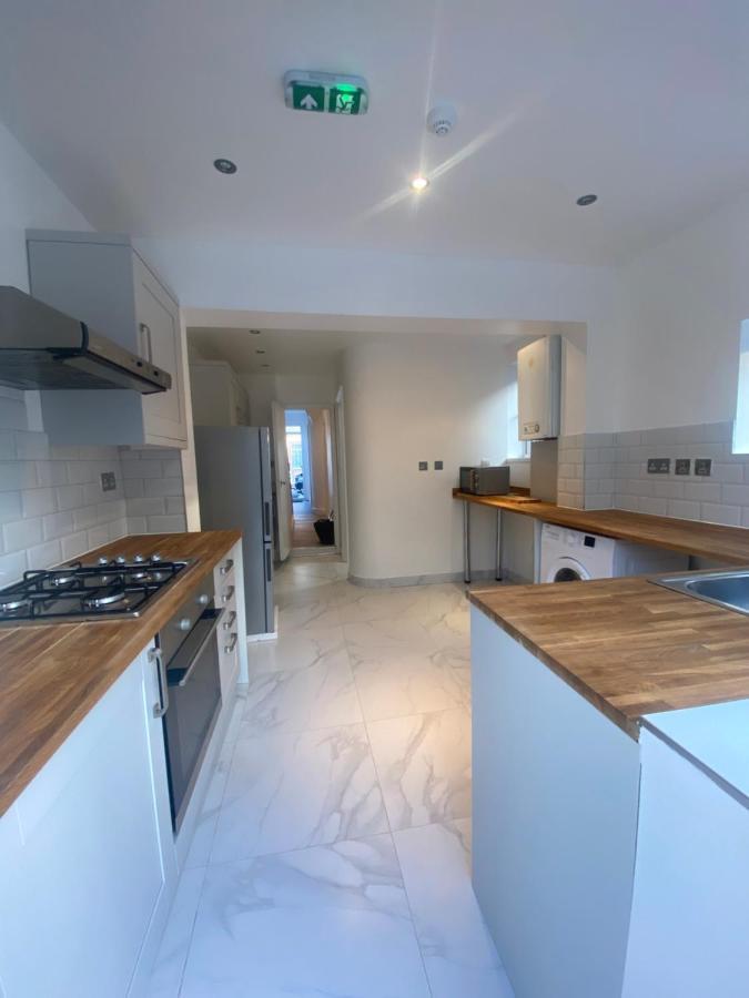 Appartamento Cosy House In Newham Londra Esterno foto